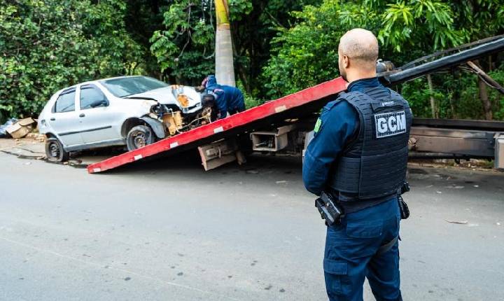 Ações de fiscalização da GCM removem mais de 55 carros abandonados em Paulínia