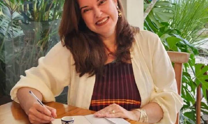 Autora que atua em Paulínia estreia na Flip com livro sobre identidade e universo feminino