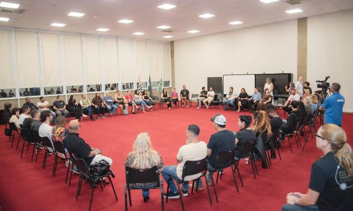 Cerca de 80 agentes culturais participam de roda de conversa para destinação de recursos culturais