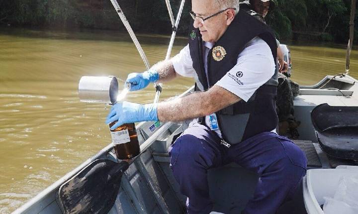 Cetesb vistoria Rio Jaguari e investiga possível presença de microalgas