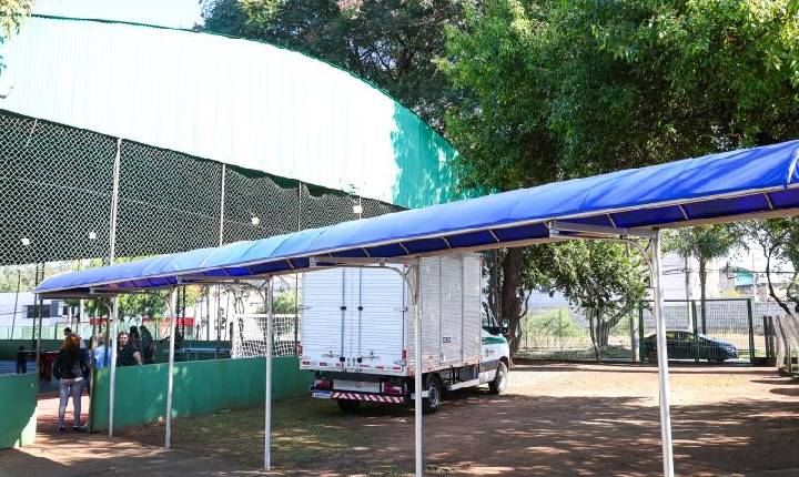 Escola Yolanda recebe novos toldos e melhorias de acessibilidade