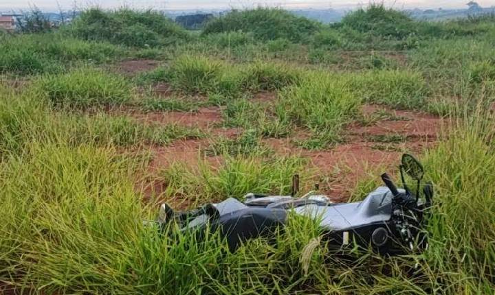 GM recupera motocicleta furtada em frente a restaurante em Cosmópolis