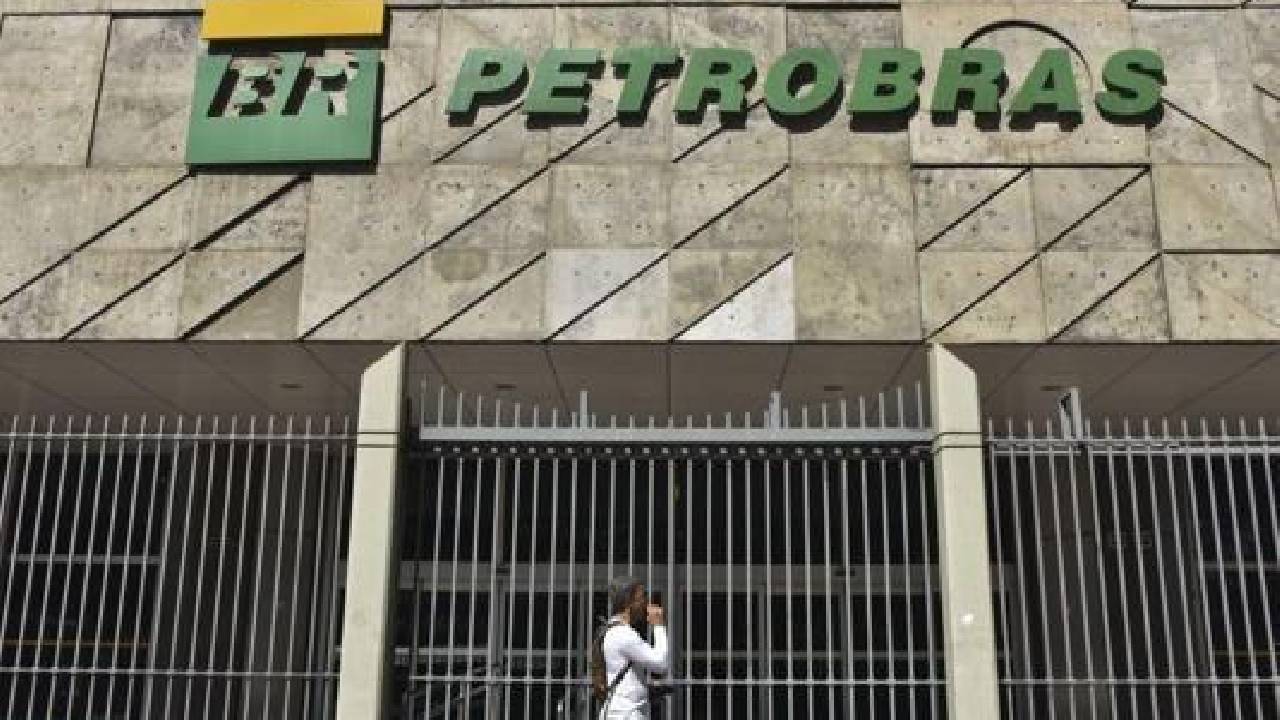 Justiça condena executivos da Petrobras por corrupção e lavagem em contratos da Replan