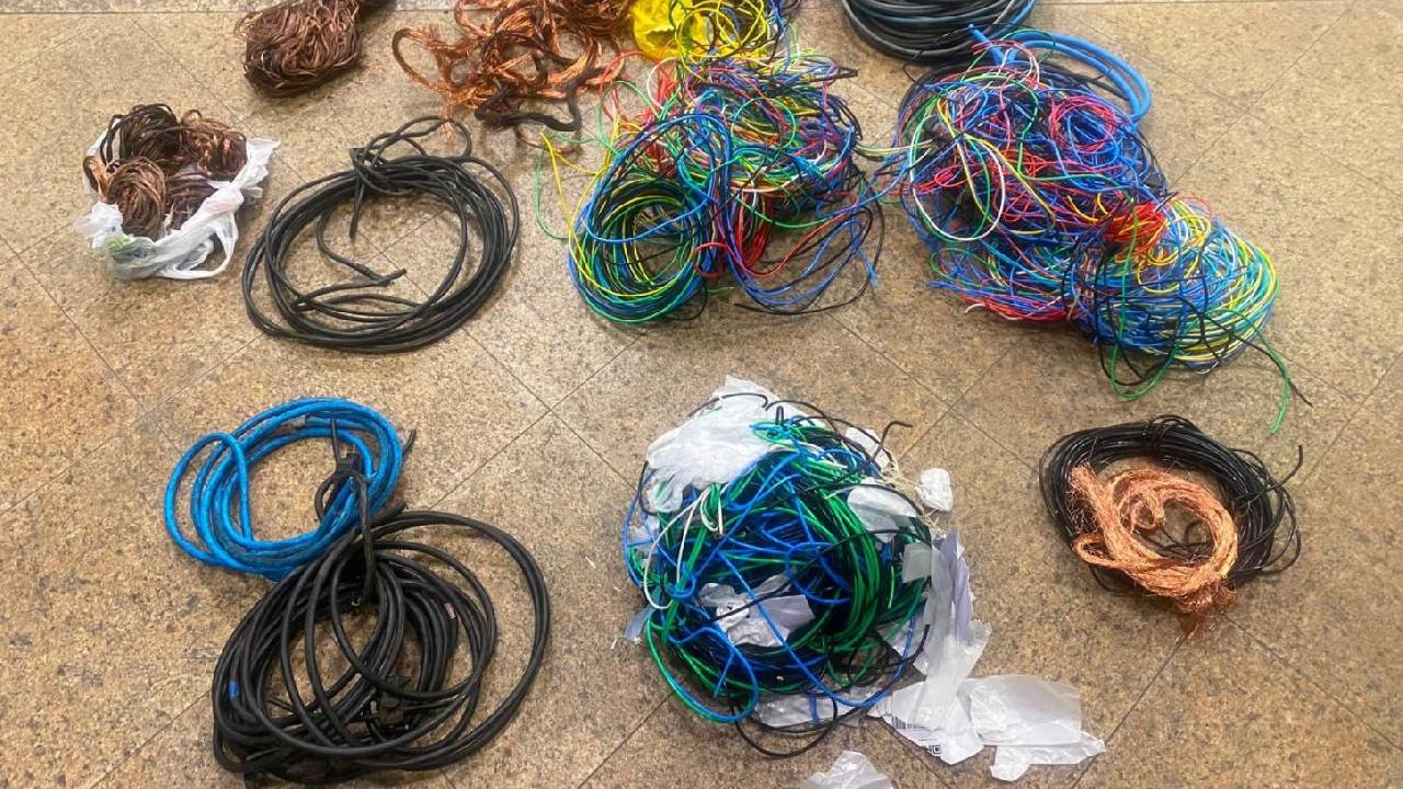 Ladrão de fios e receptador são presos por furto de cabos de cobre