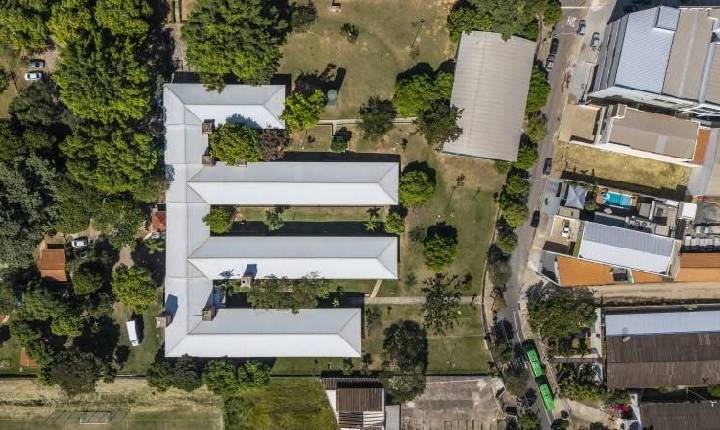 Novo contrato amplia de 112 para 296 profissionais responsáveis pela limpeza das escolas municipais