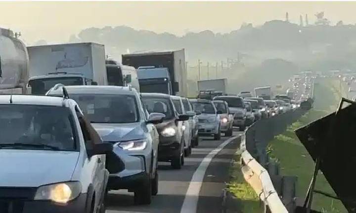 Obra de recapeamento causa lentidão na Zeferino Vaz entre Campinas e Paulínia