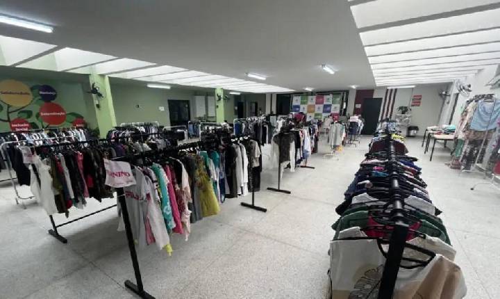 Paulínia inicia Campanha do Agasalho 2026 com distribuição de roupas e cobertores no Fundo Social