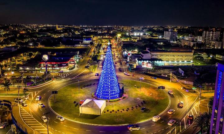 Paulínia realiza abertura do Natal neste domingo com show do Fat Family