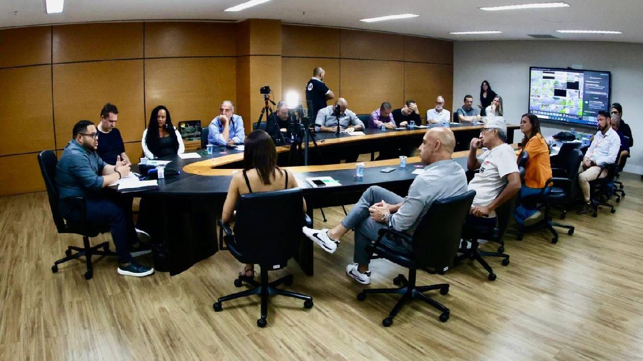 Prefeito concede entrevista coletiva à imprensa e apresenta balanço do primeiro ano dessa gestão 