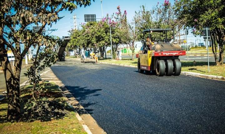 Prefeitura inicia manutenção asfáltica em diversos bairros da cidade