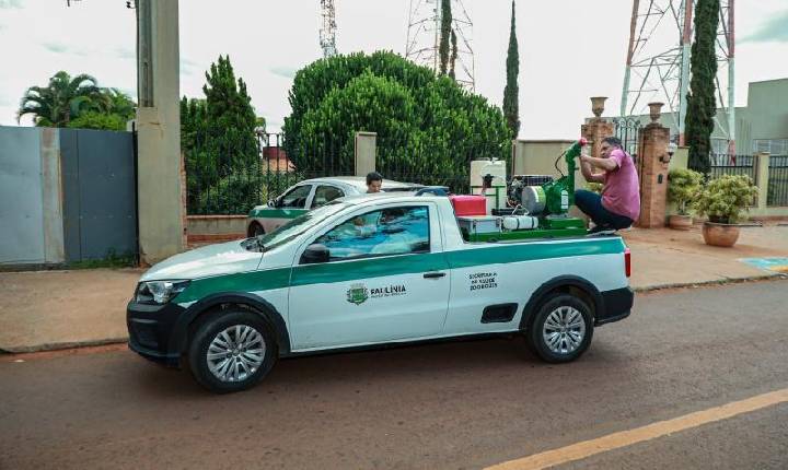 Prefeitura realiza nebulização veicular para combate à dengue no Fortaleza e Leonor I
