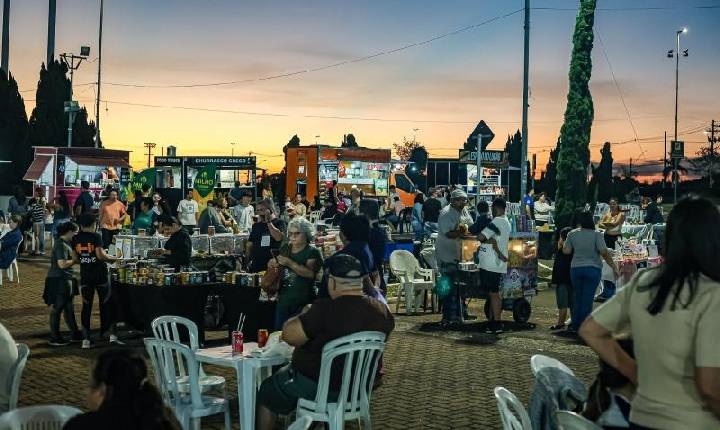 Prefeitura realiza Feira Noturna nesta sexta-feira no clima da Copa do Mundo