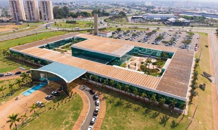 Prefeitura recebe comissão de educadoras para discutir reivindicações