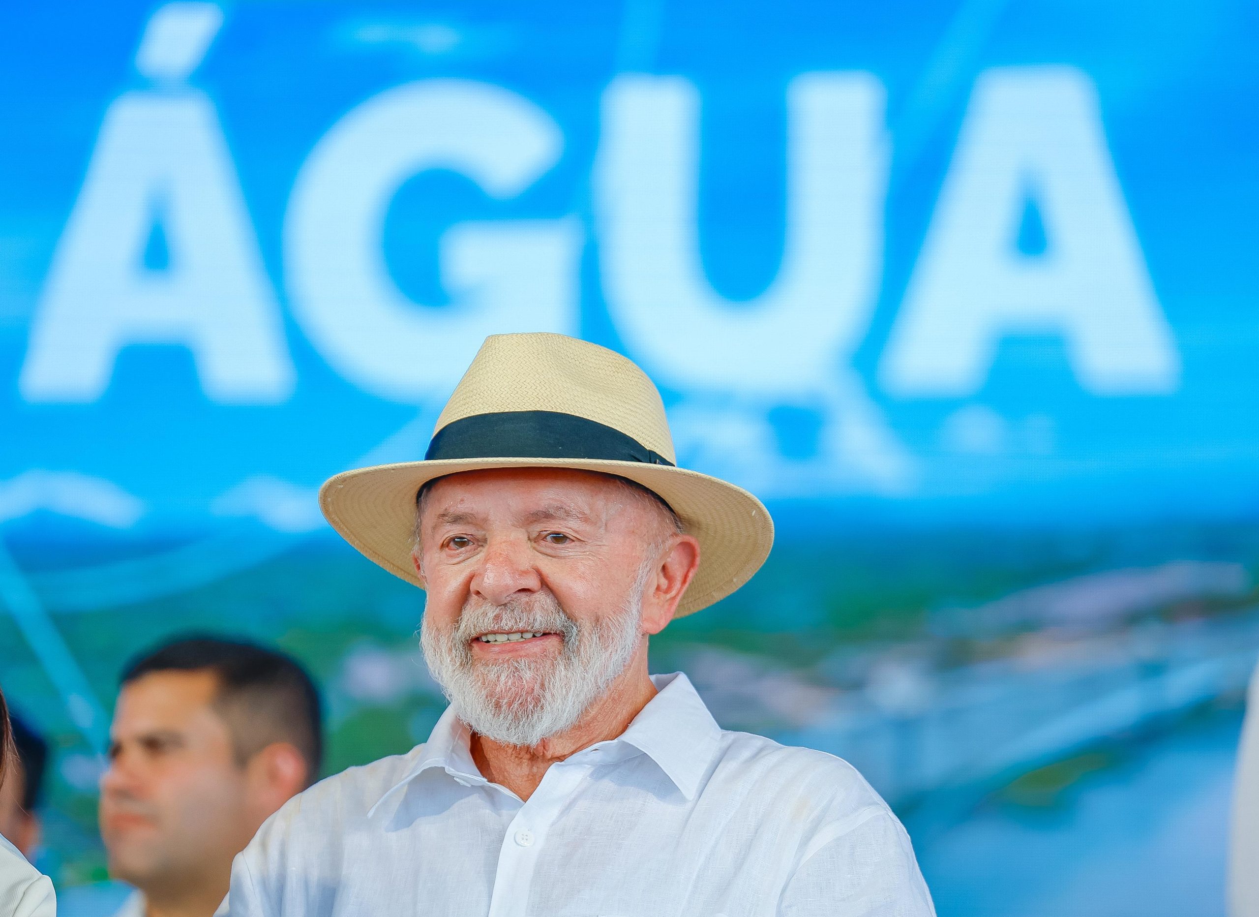 Governo federal já arrecadou mais de R$ 900 bi de impostos em 2025