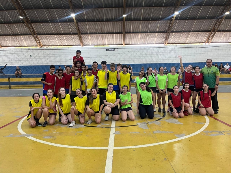 Festival de Handebol reúne 100 crianças