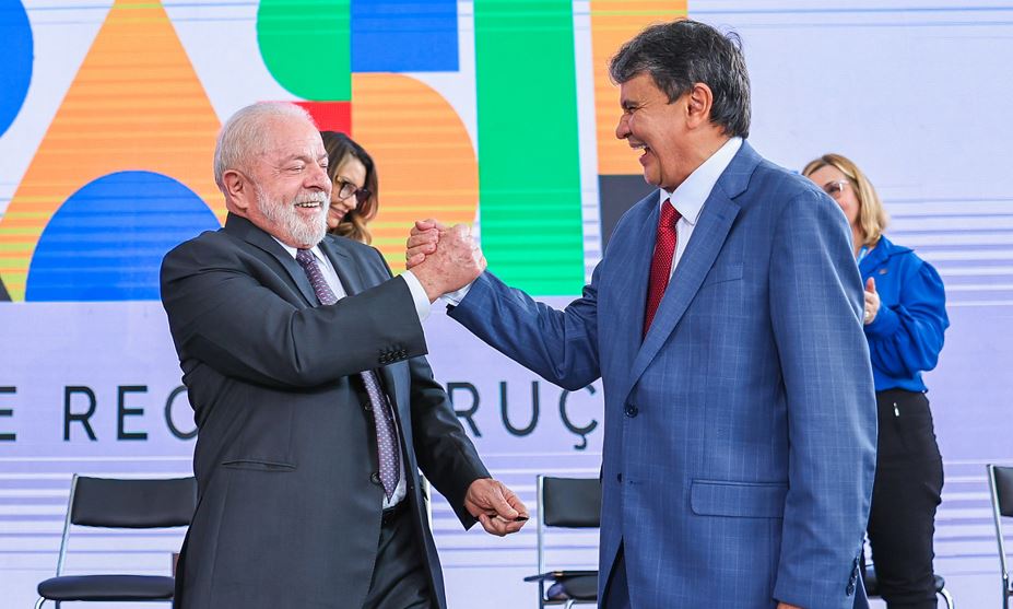 Lula mantém meta de cortar quase R$ 8 bilhões do Bolsa Família