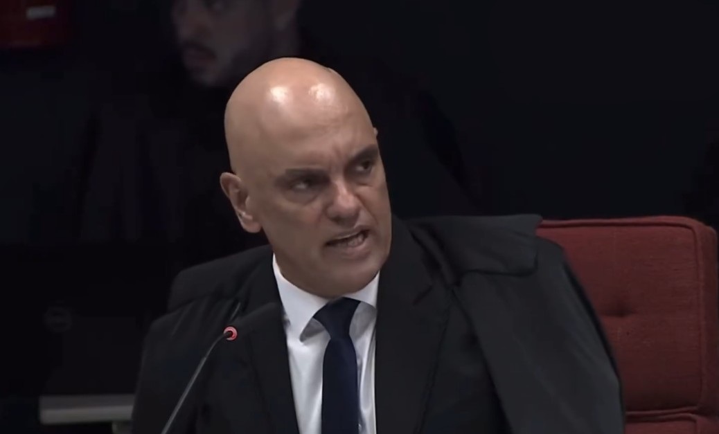 Juristas expõem ilegalidade de conduta de Moraes