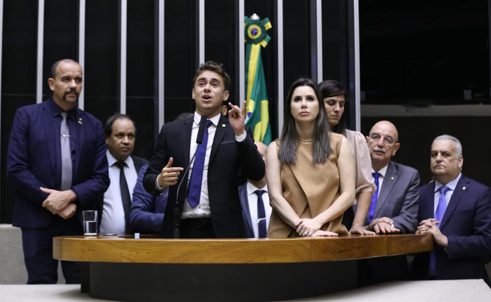 Nikolas questiona seriedade de julgamento contra Bolsonaro