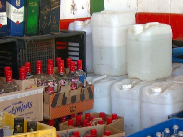 Polícia descobre depósito clandestino de bebidas destiladas em Hortolândia