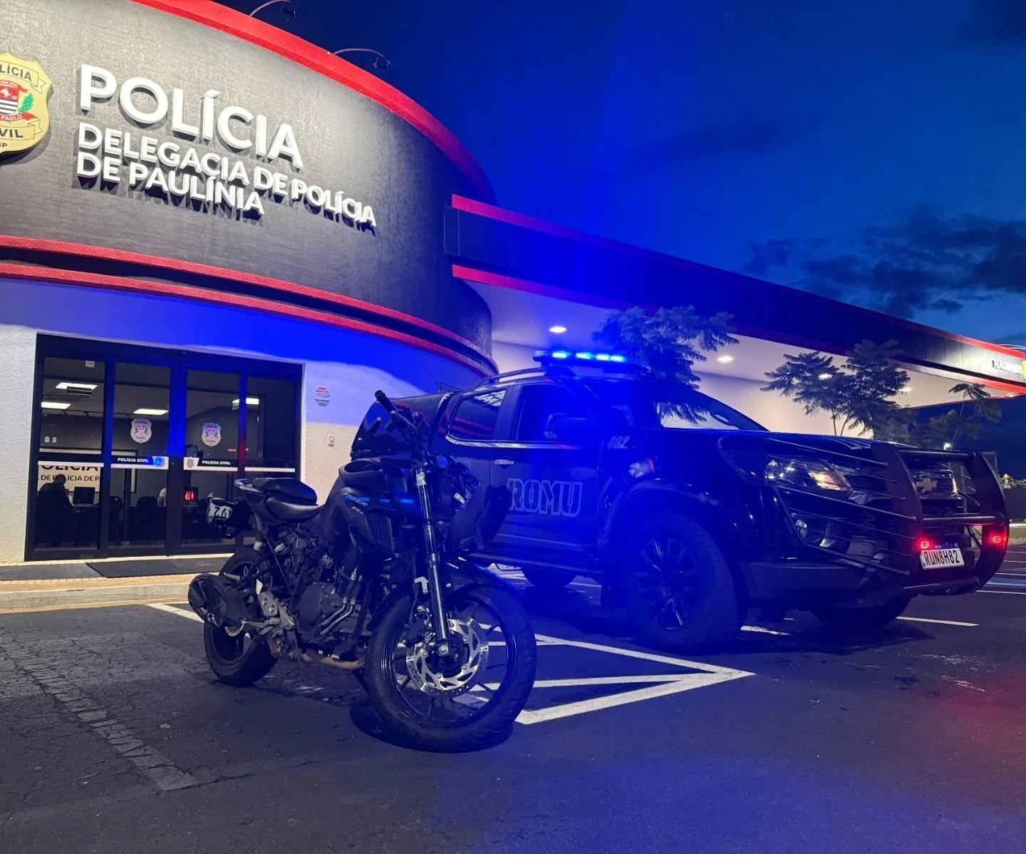 GCM recupera motocicleta furtada escondida em área de mata