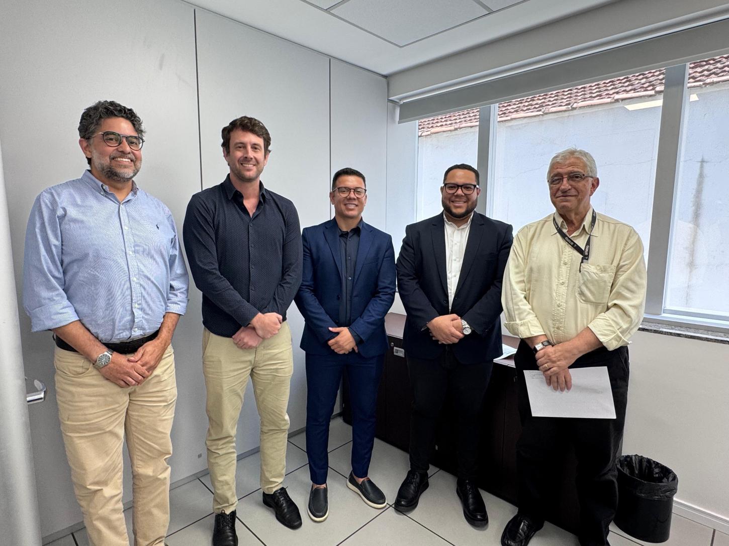 Prefeito cobra fiscalização da Arsesp de problemas causados pela Sabesp e Comgás