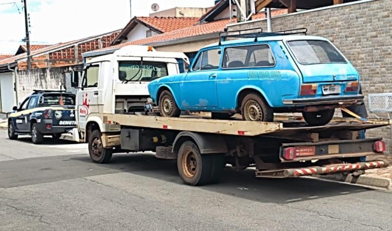 Prefeitura realiza mutirão de remoção de carros abandonados