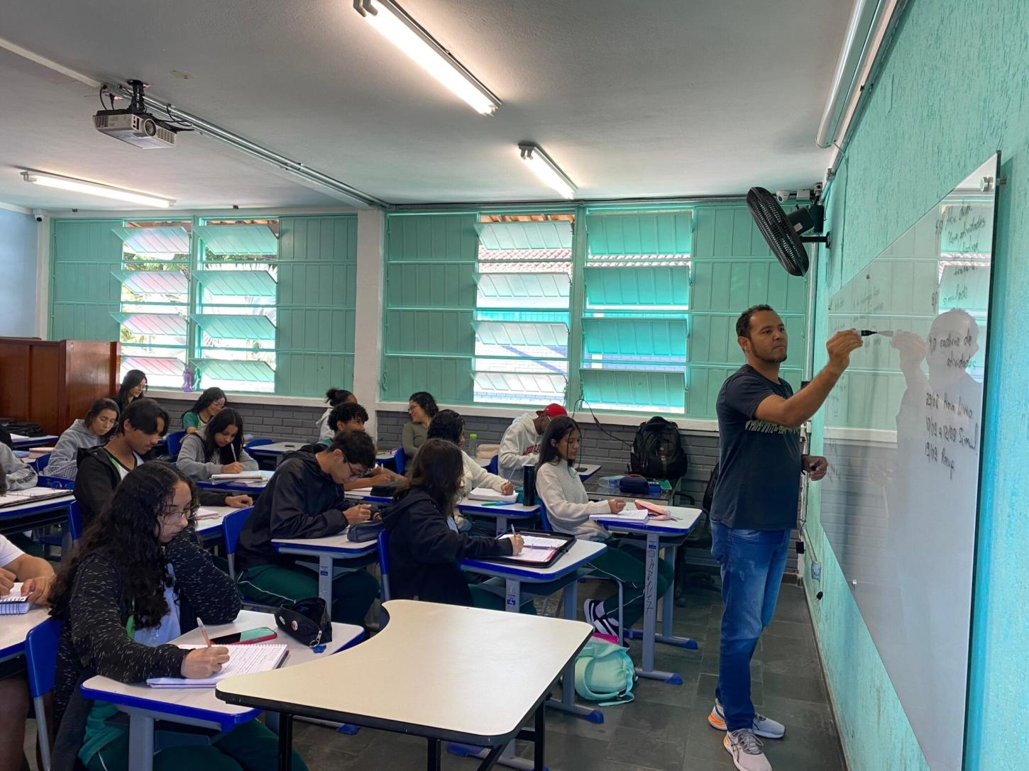 Paulínia altera regra do ensino integral para contratação excepcional de novos docentes