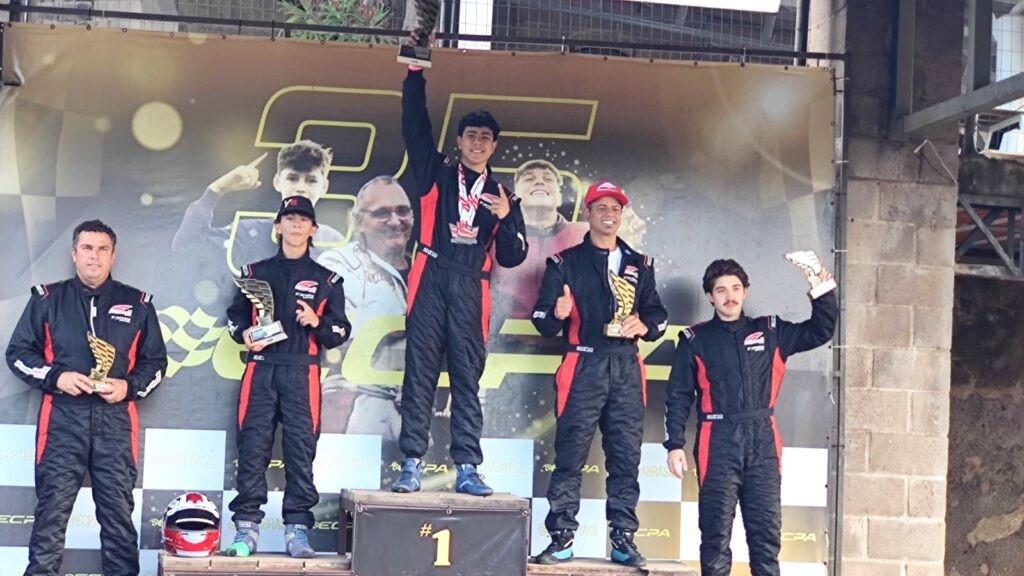 Piloto de Paulínia estreia no automobilismo com pole e vitória em campeonato da Fórmula Vee