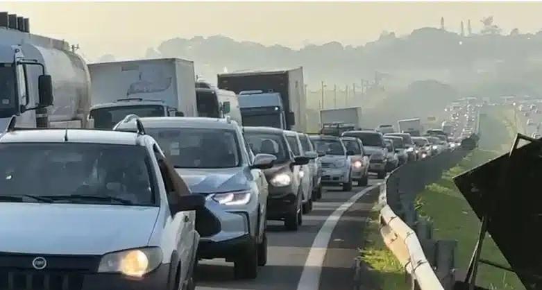 Obra de recapeamento causa lentidão na Zeferino Vaz entre Campinas e Paulínia