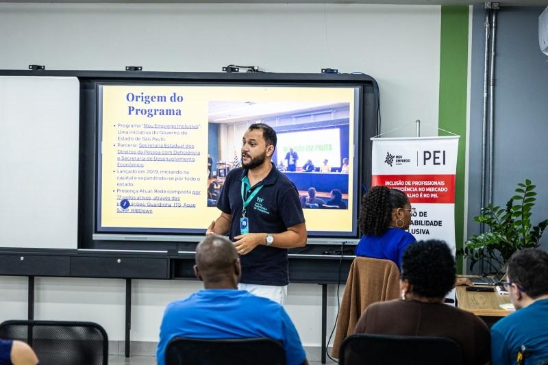 Prefeitura realiza evento entre empresas e jovens em busca do primeiro emprego