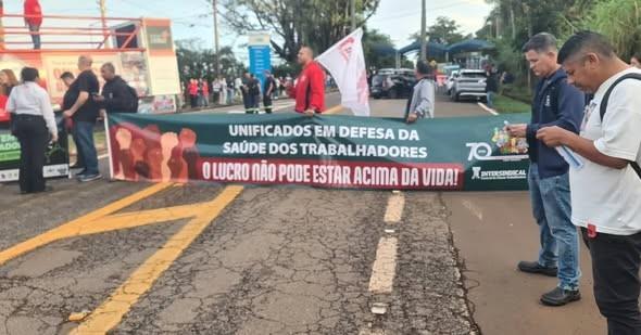Sindicatos da região protestam contra acidentes na Rhodia