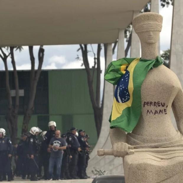 Moraes nega redução de pena a Débora do Batom pelos atos de 8/1