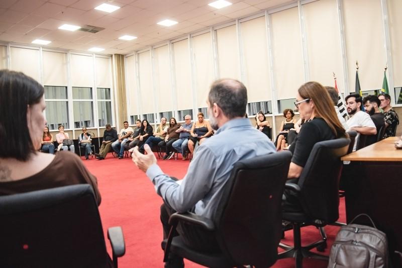 Prefeitura promove reunião com agentes culturais para dar continuidade à destinação dos recursos da PNAB