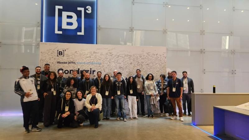 Alunos da rede municipal participam do lançamento do Programa Eras