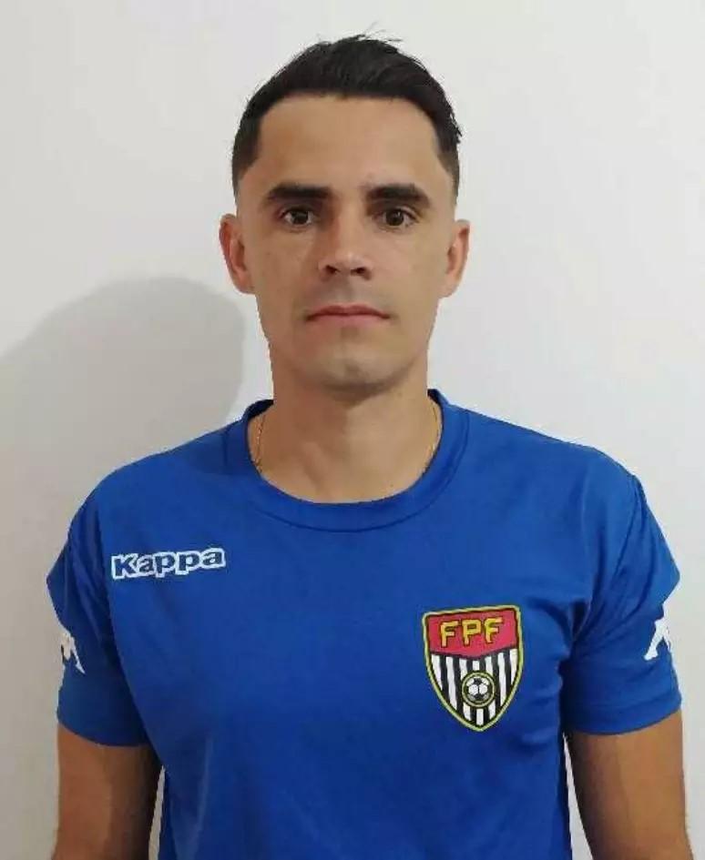 Árbitro é afastado após fazer gesto obsceno para torcedores em jogo do Paulínia FU