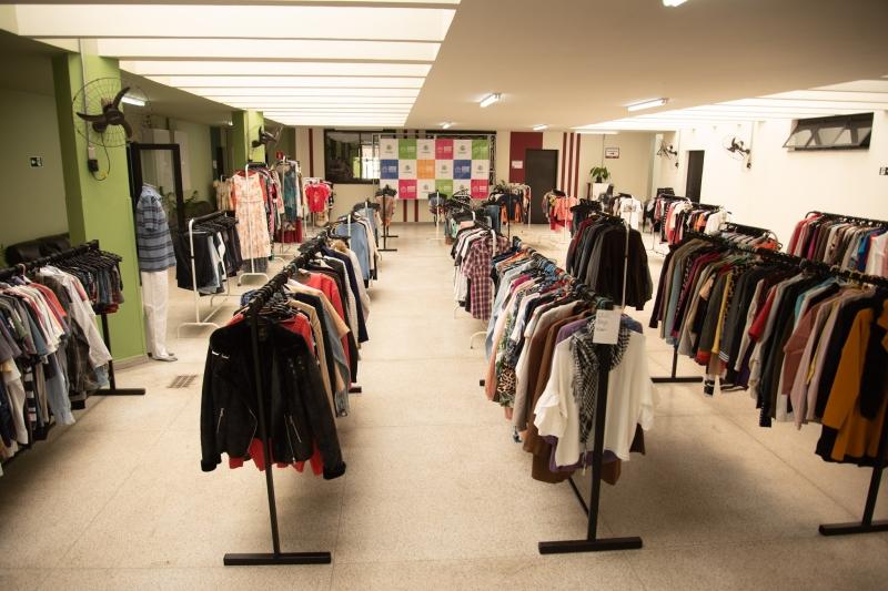 Campanha do Agasalho 2026 inicia distribuição de roupas e cobertores
