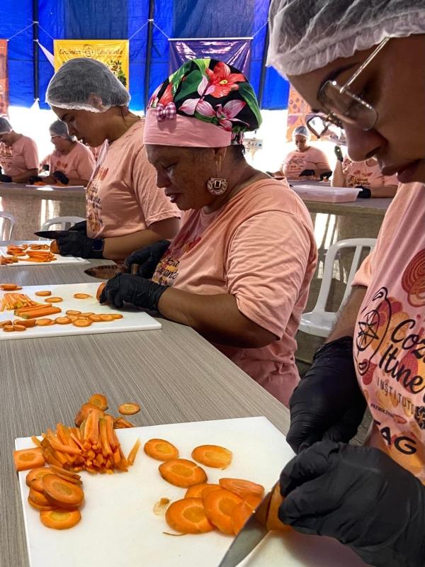 Curso ministrado pela chef Adriana Saldanha oferece capacitação presencial