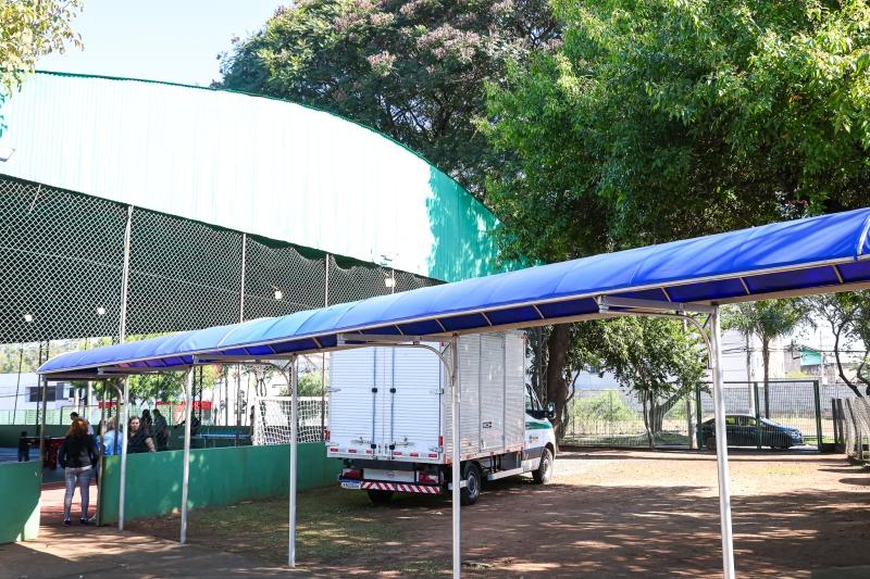 Escola Yolanda recebe novos toldos e melhorias de acessibilidade