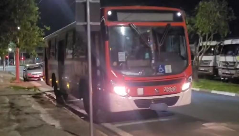 Ex-motorista furta ônibus por 'saudade da profissão' e é preso em flagrante