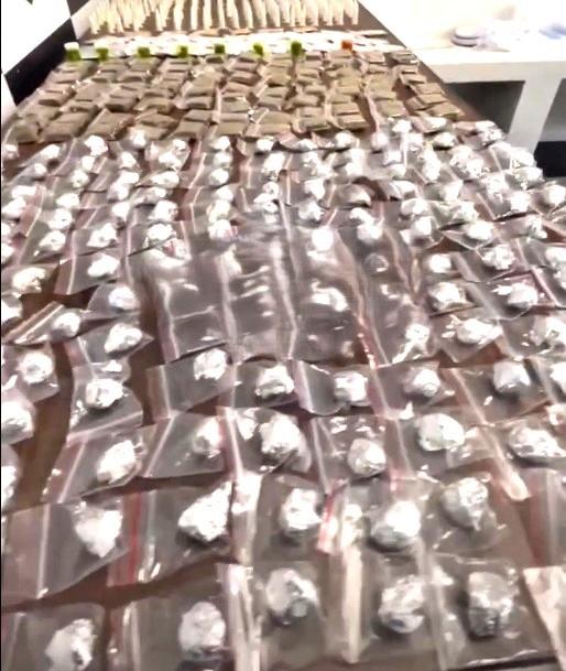 GCM apreende grande quantidade de drogas em área de mata e dois homens foram presos