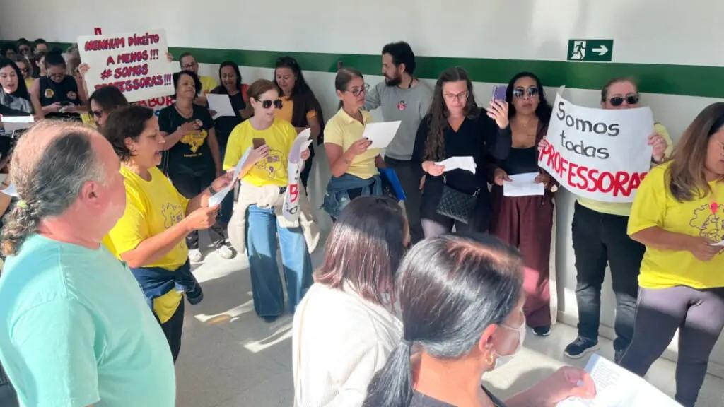 Educadoras infantis de Paulínia paralisam atividades por enquadramento no Magistério
