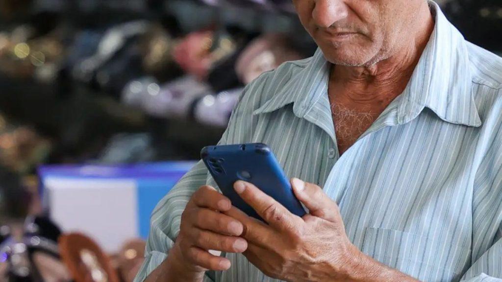 Reconhecimento facial será exigido para linhas e uso de celular a partir de 2027; veja os prazos